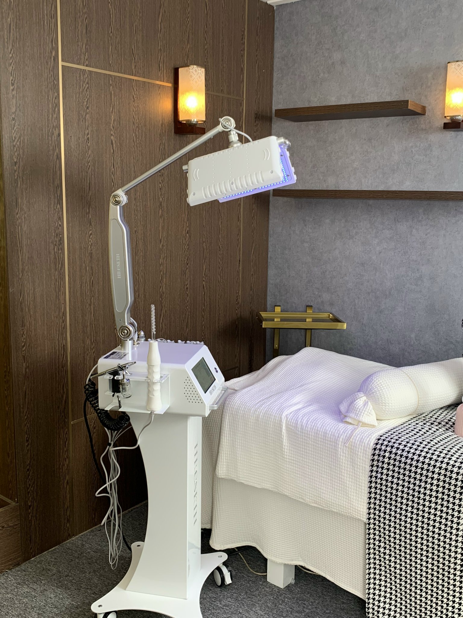 Máy chăm sóc da đầu 5in1 HRCSKIN
