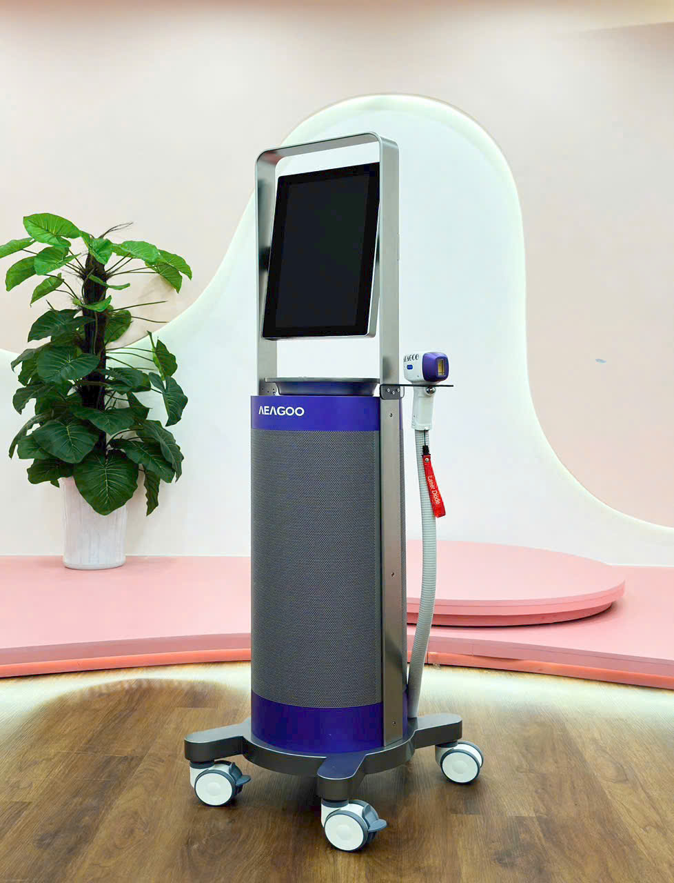Máy triệt lông lạnh Diode Laser chính hãng  AEAGOO DM-805